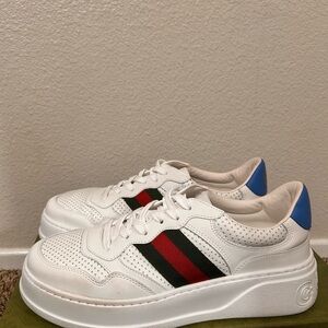 Gucci White Sneakers with Navy Accents